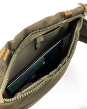Load image into Gallery viewer, VISVIM E-CAT BALLISTIC Elk Leather/ Cordura Messenger Bag