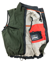 Load image into Gallery viewer, GAP Technical Vest (Early 2000’s)(M)