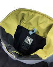 Load image into Gallery viewer, ACG Storm Clad Water Resistant Ski Jacket (Early 2000’s)(M-L)