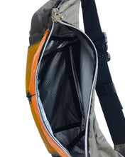 Load image into Gallery viewer, CABANE DE ZUCCA Translucent Shoulder Bag