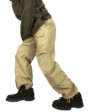 Load image into Gallery viewer, ZUCCA Multipocket Cargos (2000’s)
