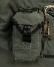 Load image into Gallery viewer, SAGE DE CRET Multi-Pocket Cargo Pants (Early 2000’s)(30-33”)
