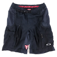 Load image into Gallery viewer, Oakley Ventilated  Mountain Bike Shorts (Early 2000’s)(29-32)
